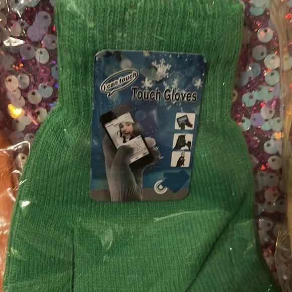 Touchscreen Gloves Set - Picture 3 of 4